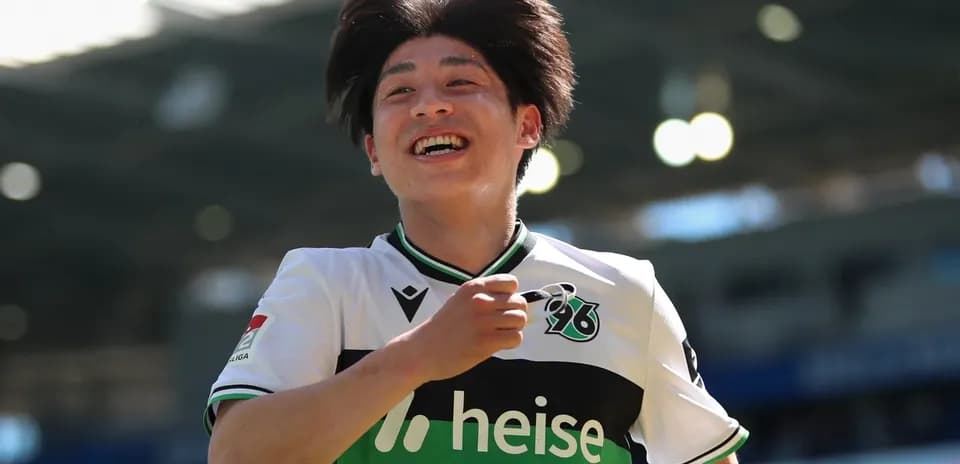 Jugador de Hannover 96 celebrando un gol