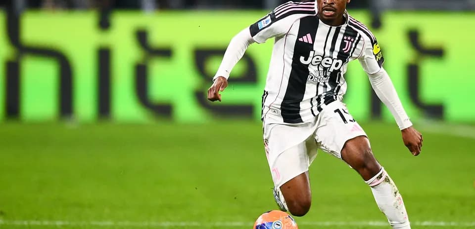 Jugador de Juventus en acción durante el partido