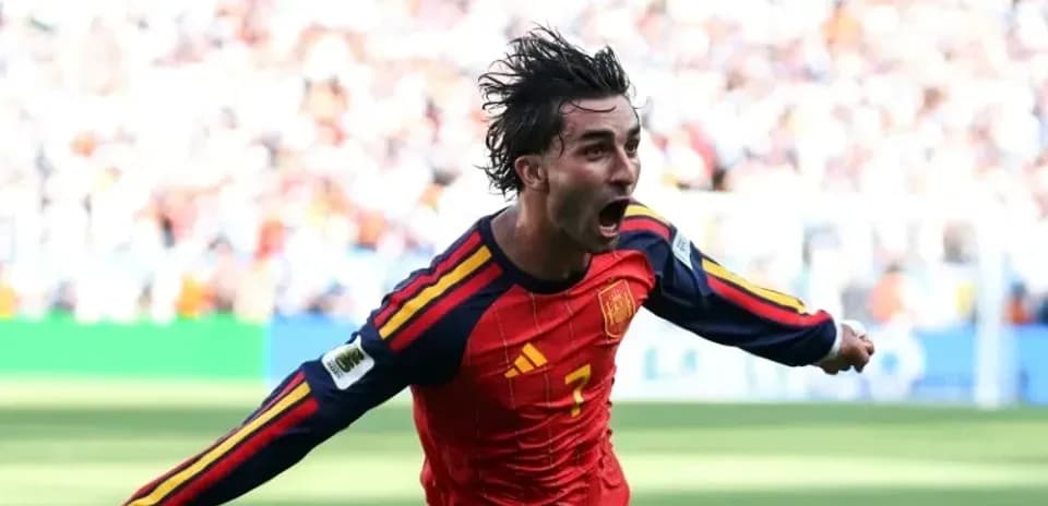 Jugador de España celebrando un gol en el partido