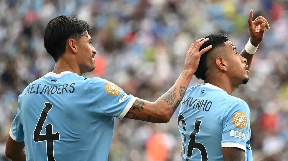 Jugadores de City celebrando un gol en el partido