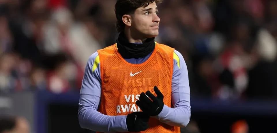Portero en el banquillo durante un partido