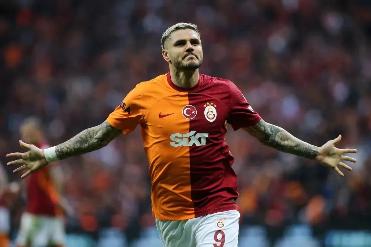 Jugador de Galatasaray celebrando un gol en el partido