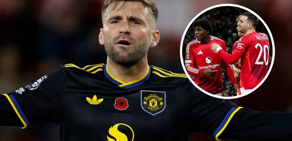 Jugador de Manchester United gesticulando en el campo