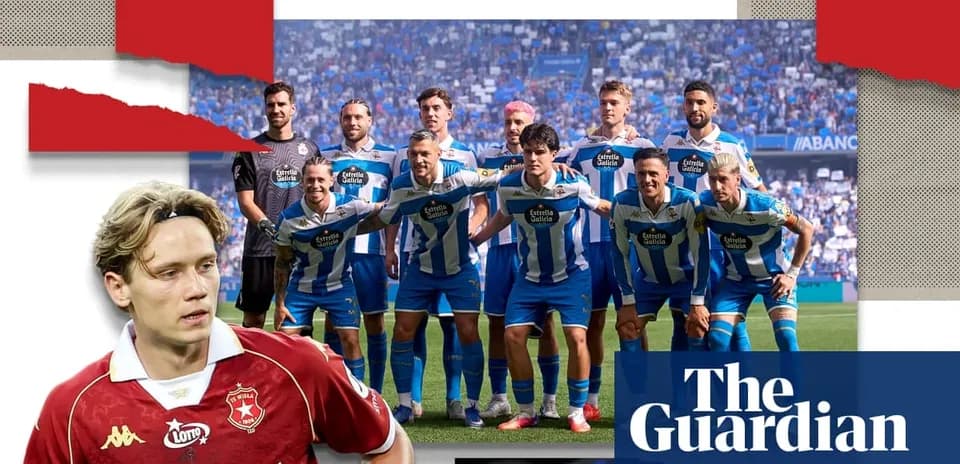 Equipo posando en el campo antes del partido