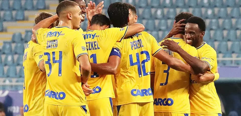 Jugadores de Maccabi Tel Aviv celebrando un gol