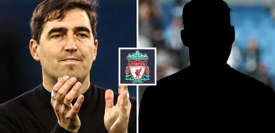 Entrenador aplaudiendo con logotipo de Liverpool
