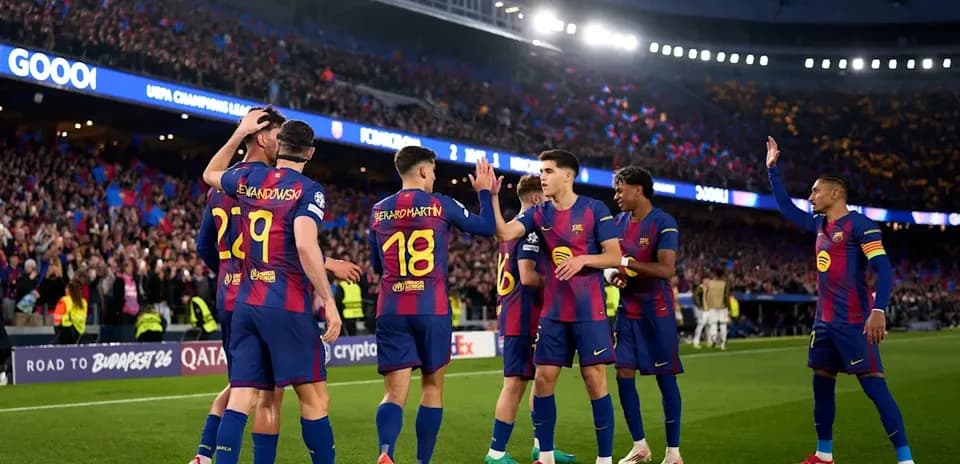 Jugadores del FC Barcelona celebrando un gol en el estadio