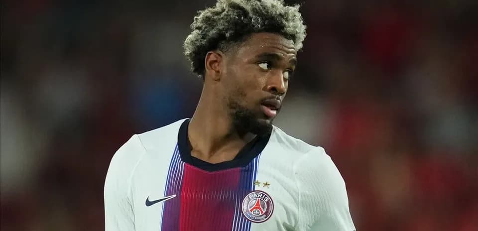 Jugador de PSG en acción durante un partido
