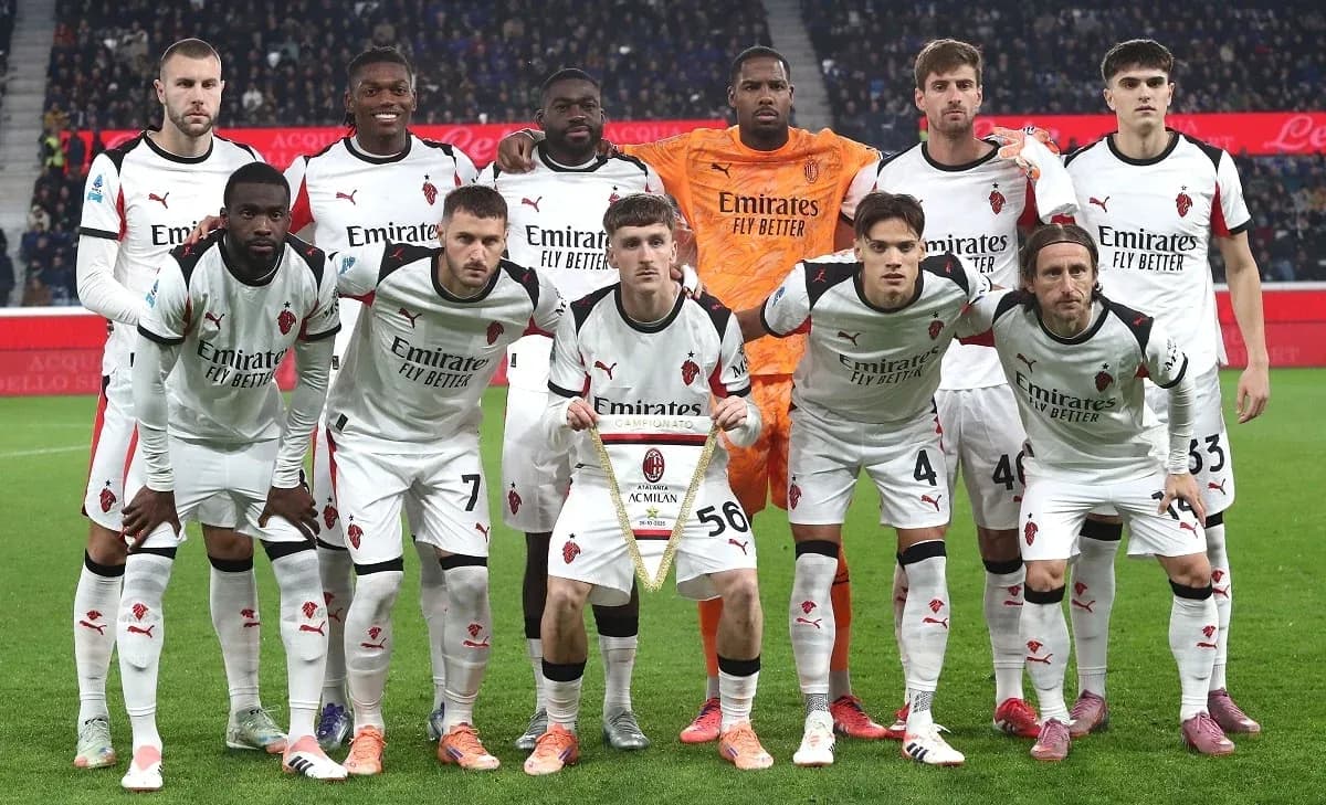 Equipo del AC Milan posando para la foto
