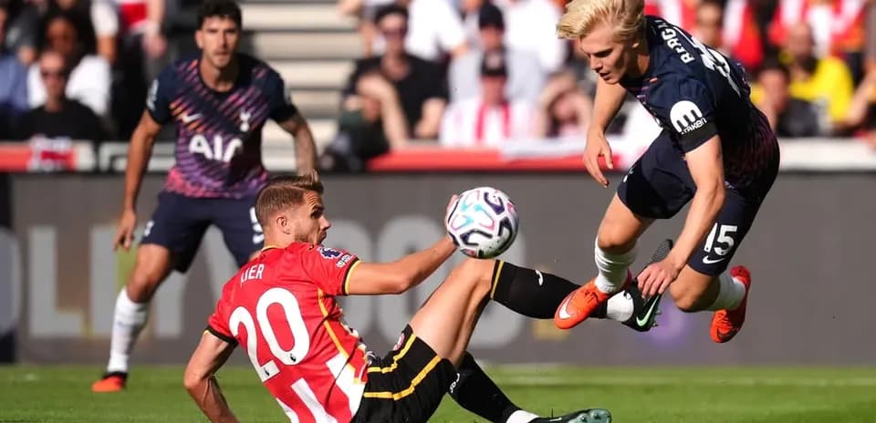 Jugador de Southampton derribado por rival de Tottenham