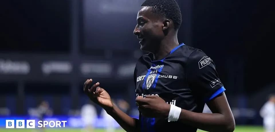 Jugador celebrando un gol en el campo