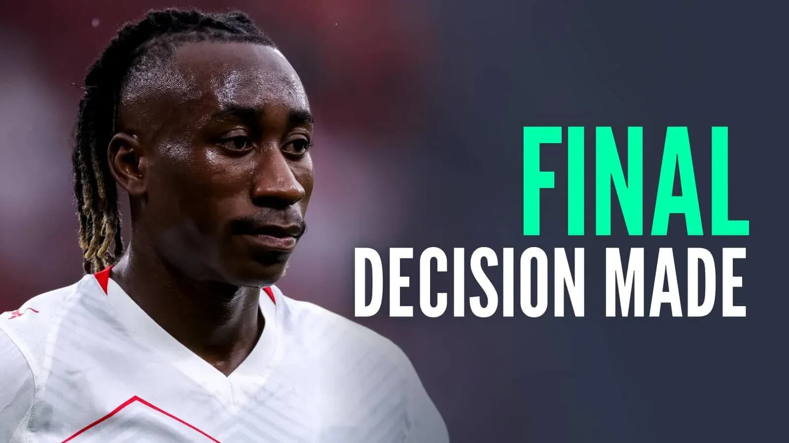 Jugador en primer plano durante partido de fútbol