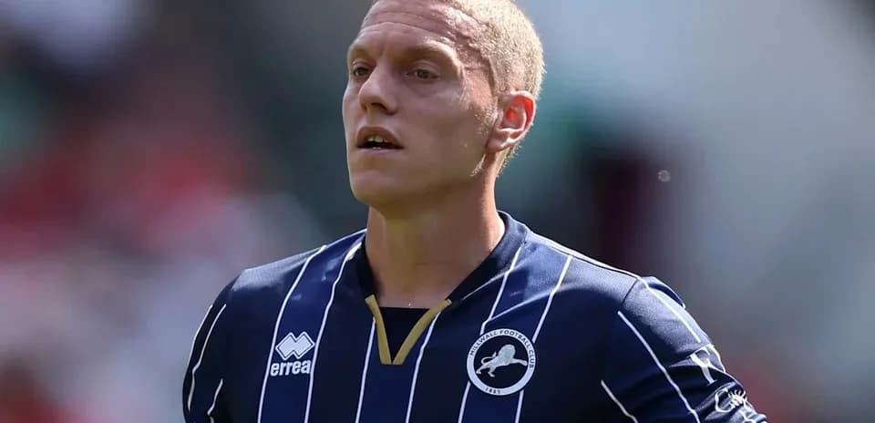 Jugador de Millwall en acción durante un partido