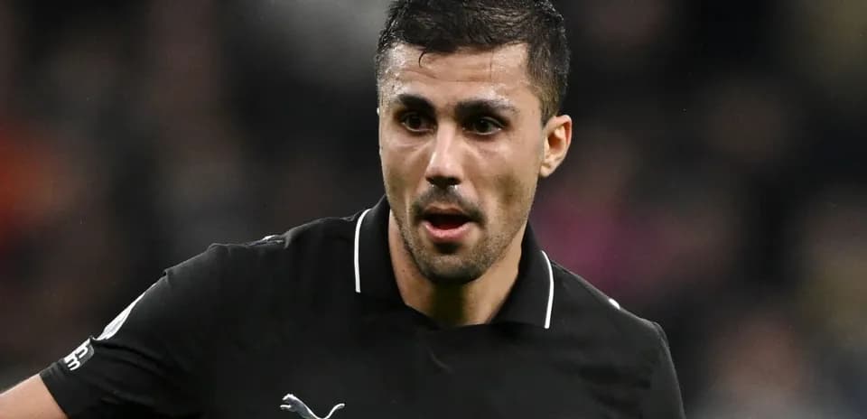 Jugador de fútbol en acción durante el partido