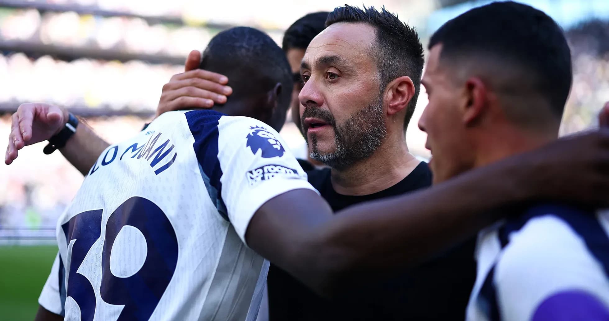 Jugadores de Tottenham celebrando después del partido