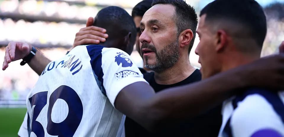 Jugadores de Tottenham celebrando después del partido