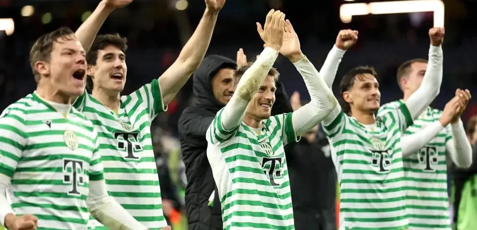 Jugadores de Ferencvarosi celebrando una victoria