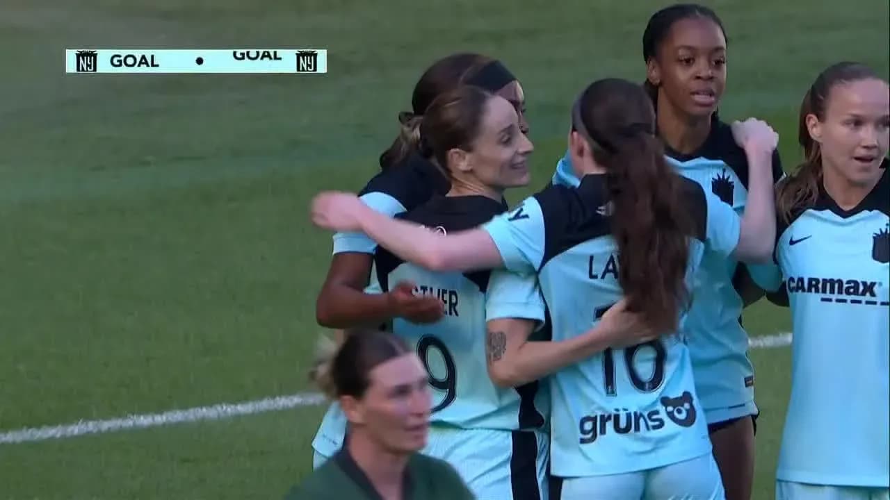 Jugadoras de NJ/NY Gotham FC celebrando un gol