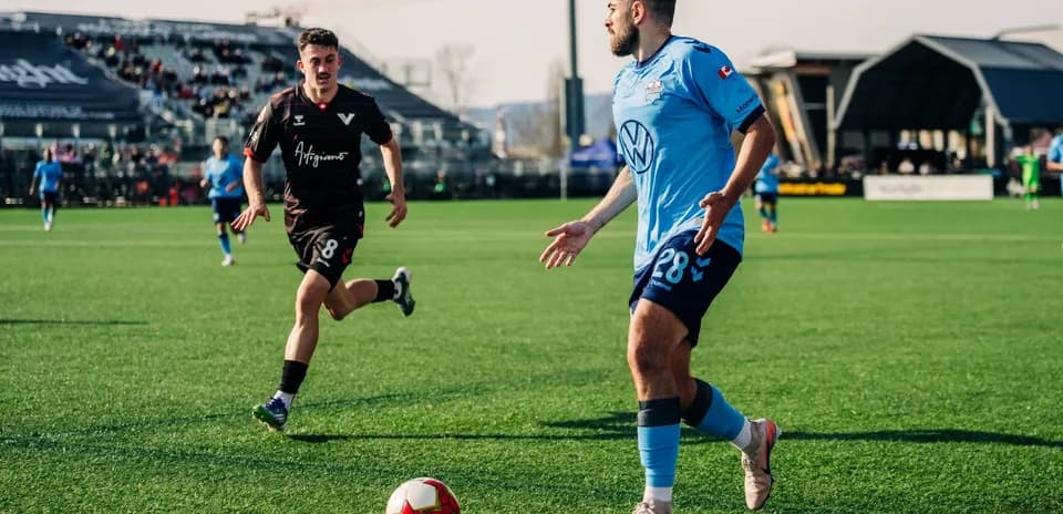 Jugador de HFX Wanderers FC en acción
