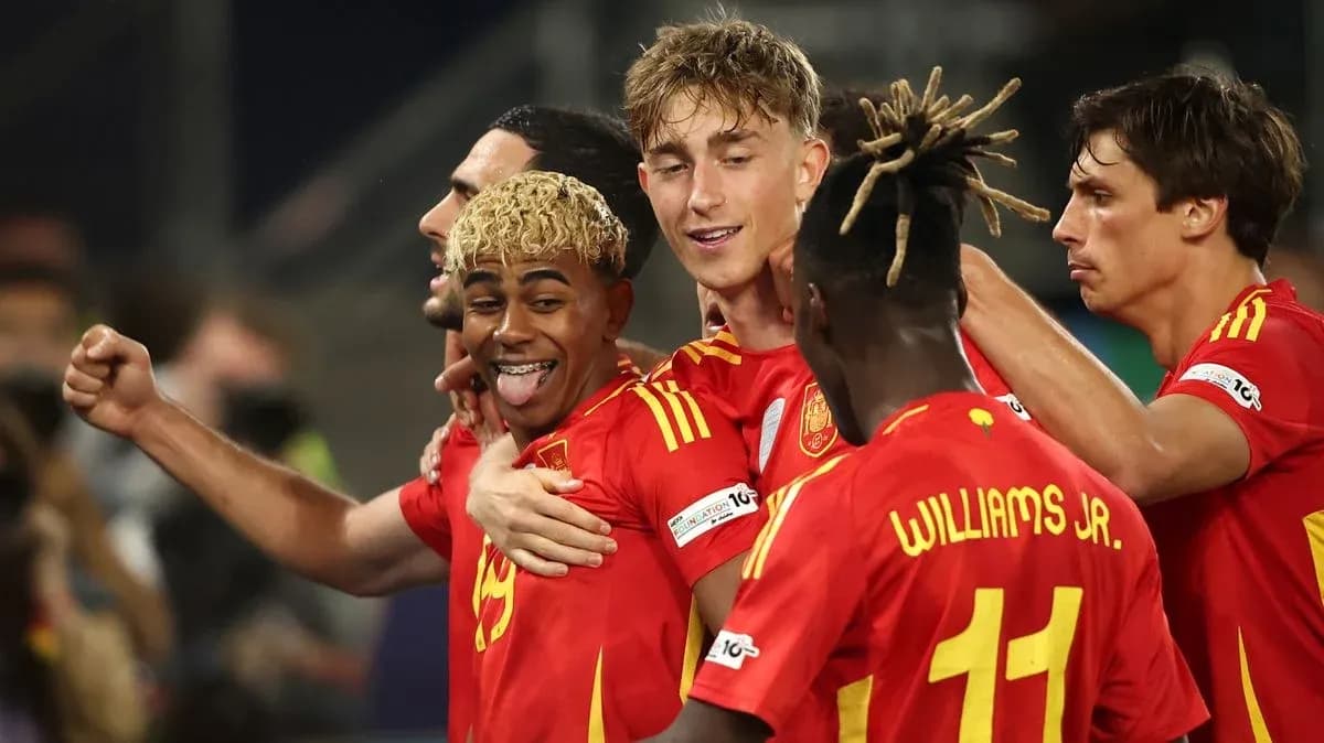 Jugadores de España celebrando un gol en partido