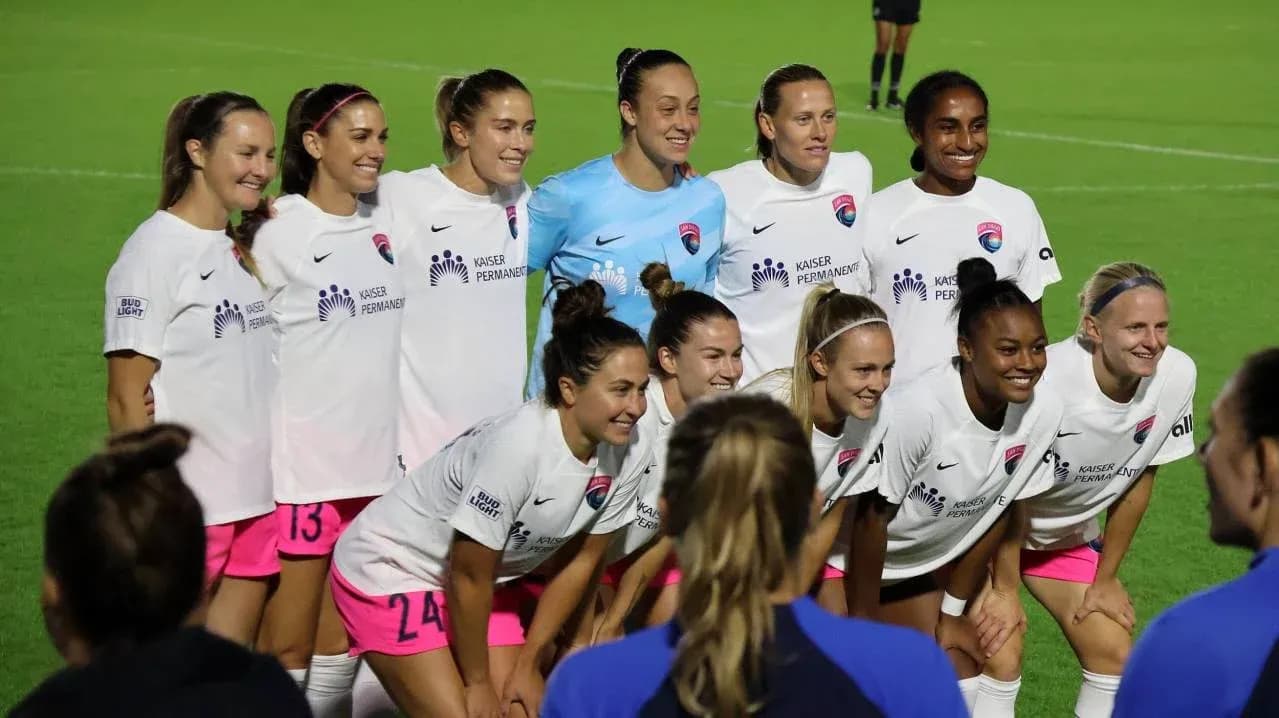Jugadoras del San Diego Wave posando para la foto