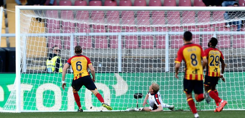 Gol de Lecce en el partido contra Genoa