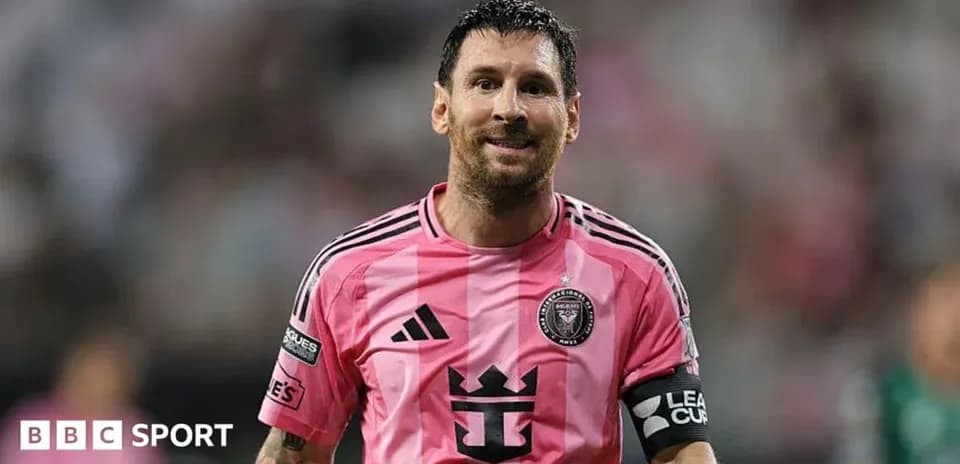 Lionel Messi en uniforme rosa de Inter Miami