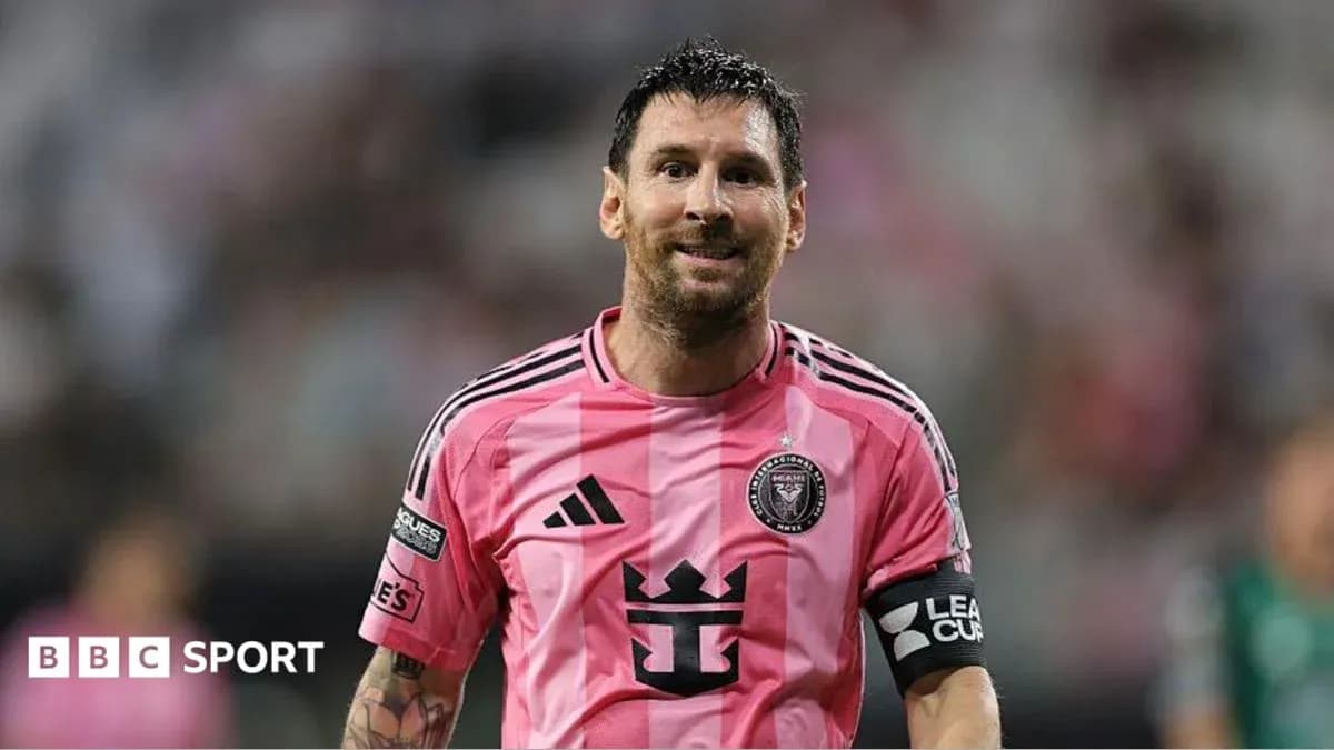 Lionel Messi en uniforme rosa de Inter Miami