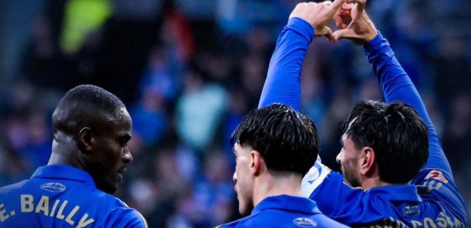 Jugadores de Oviedo celebrando un gol