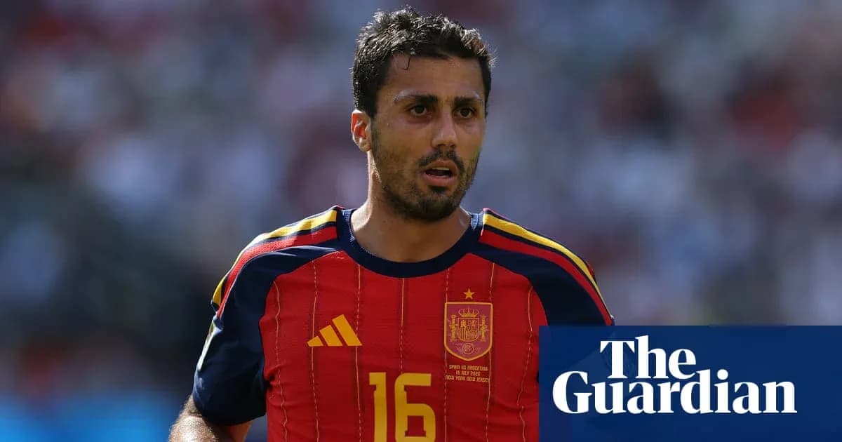 Jugador de España en campo durante un partido