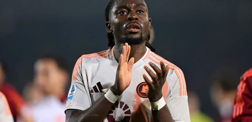 Jugador aplaudiendo tras el partido