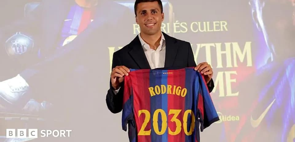 Rodrigo presenta su camiseta del FC Barcelona