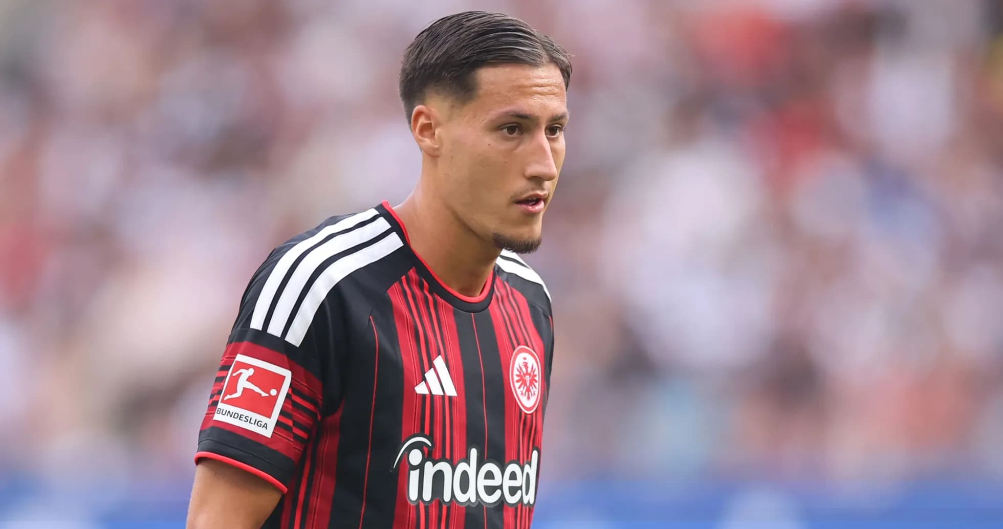 Jugador de Eintracht Frankfurt en el campo