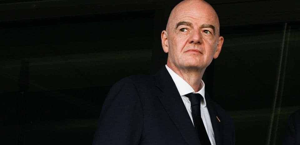 Rui Pinto denuncia a Gianni Infantino por supuestas irregularidades en el FFP de Man City y PSG