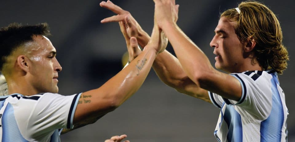 Argentina arrasa a Bolivia con un contundente 4-0 en su gira de regreso a casa