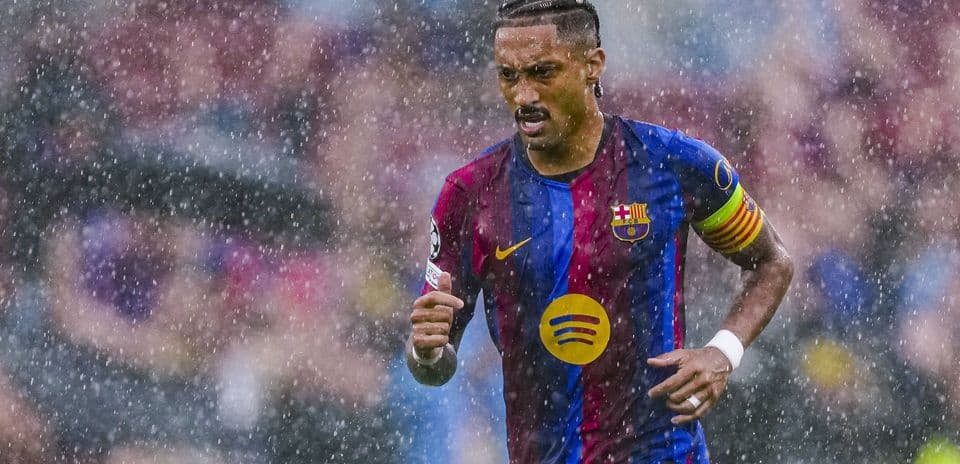 Raphinha brilla con un doblete y evita hablar sobre el Balón de Oro tras victoria en Champions
