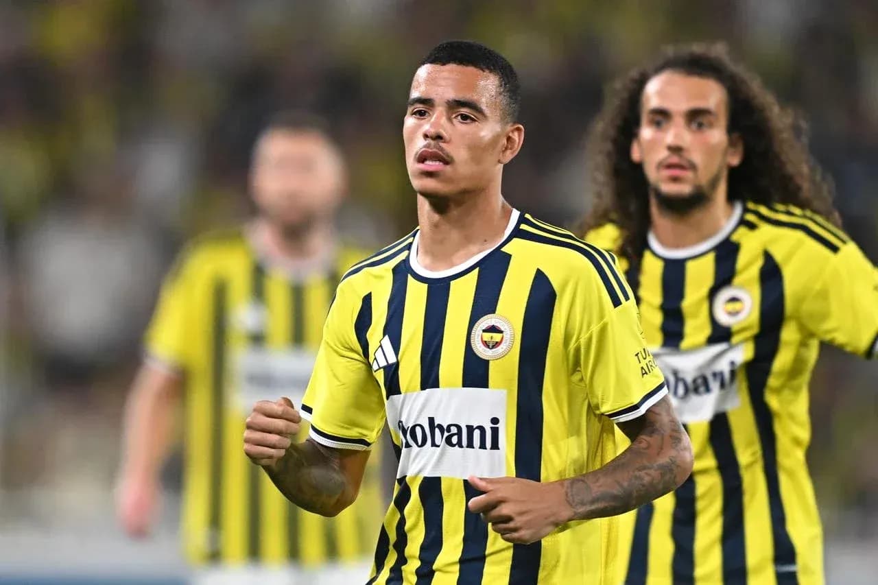 Jugadores de Fenerbahçe en el partido Jugadores de Fenerbahçe en el partido
