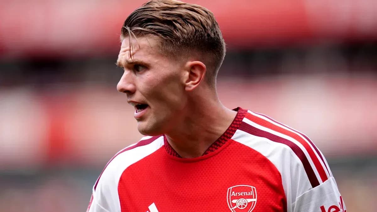 Jugador de Arsenal en acción durante un partido Jugador de Arsenal en acción durante un partido