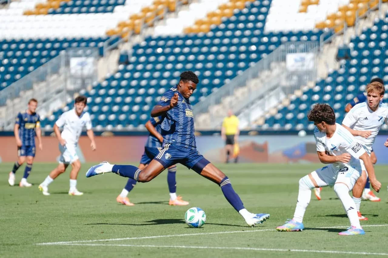 Jugador de Philadelphia Union II en acción Jugador de Philadelphia Union II en acción