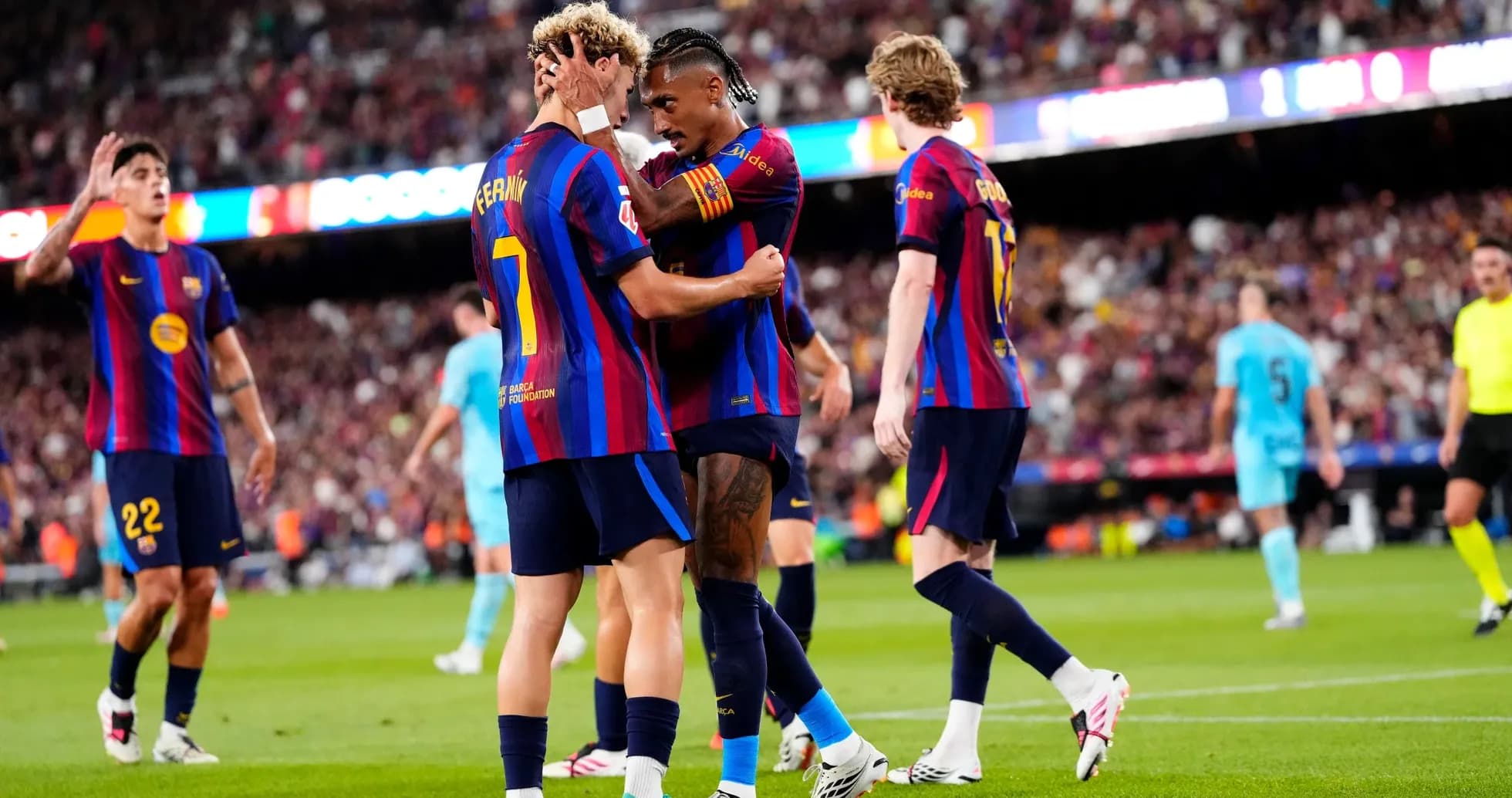 Jugadores de Barcelona celebrando un gol Jugadores de Barcelona celebrando un gol