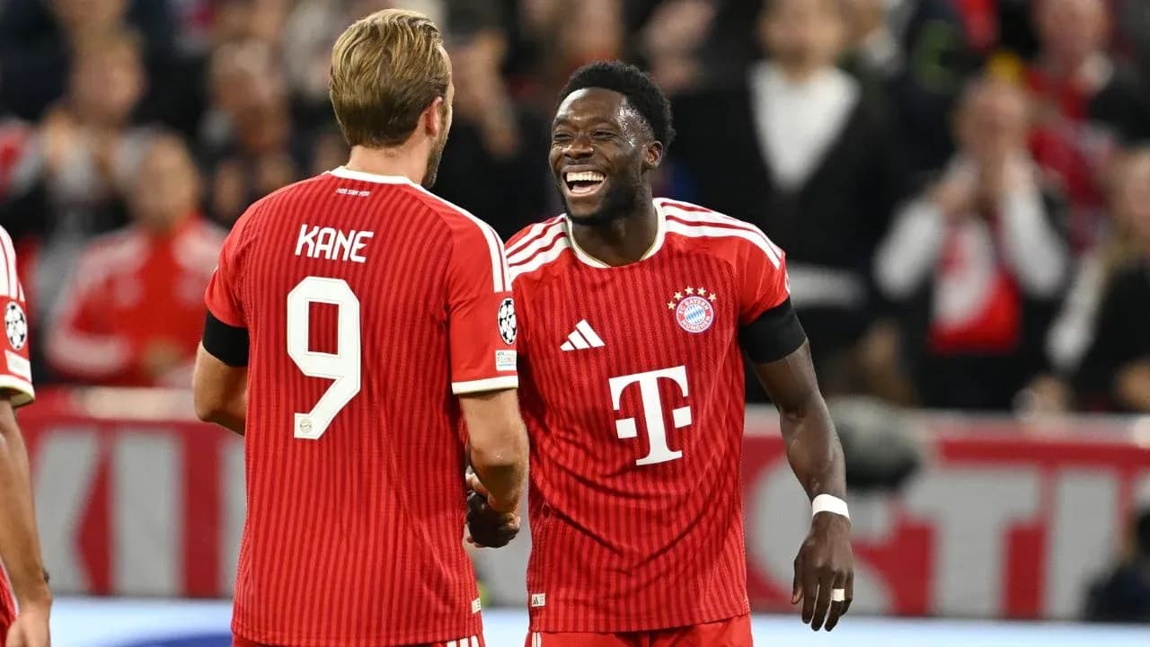 Jugadores de Bayern Munich celebrando un gol Jugadores de Bayern Munich celebrando un gol