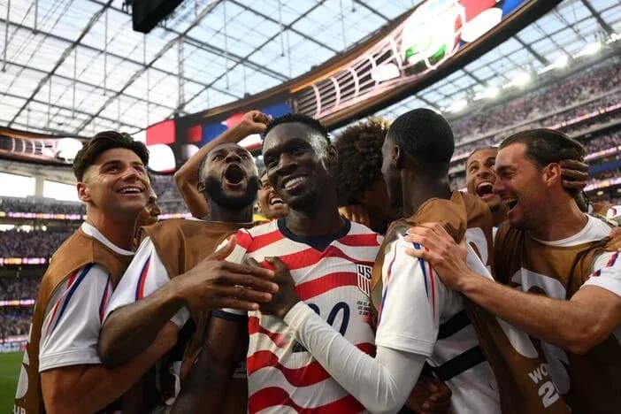 Jugadores de Estados Unidos celebrando un gol Jugadores de Estados Unidos celebrando un gol