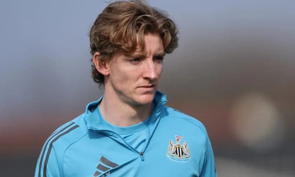 Jugador de Newcastle United en sesión de entrenamiento Jugador de Newcastle United en sesión de entrenamiento