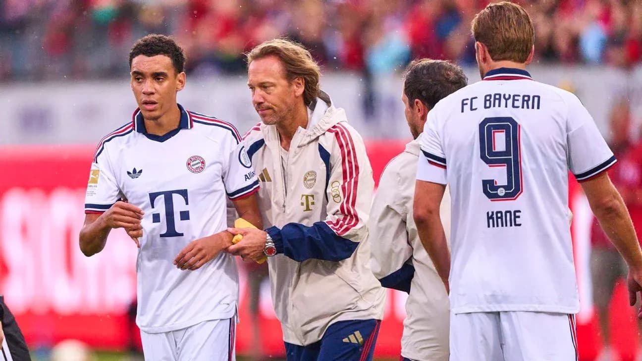 Jugadores de Bayern Munich en la línea de cambio Jugadores de Bayern Munich en la línea de cambio