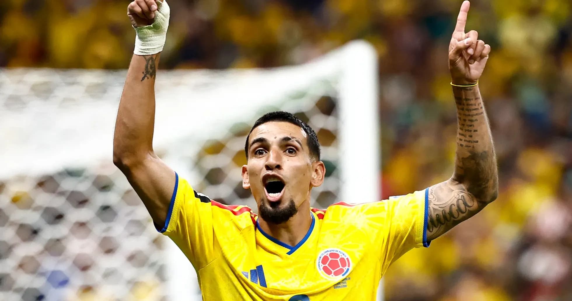 Jugador de Colombia celebrando un gol en el partido Jugador de Colombia celebrando un gol en el partido