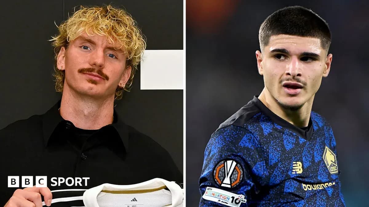 Dos jugadores posando para la cámara en diferentes contextos Dos jugadores posando para la cámara en diferentes contextos