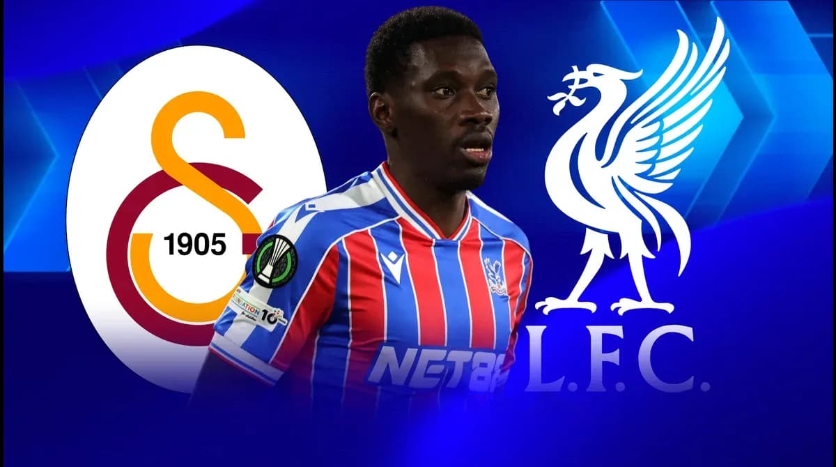 Jugador de Crystal Palace con logos de Galatasaray y Liverpool Jugador de Crystal Palace con logos de Galatasaray y Liverpool