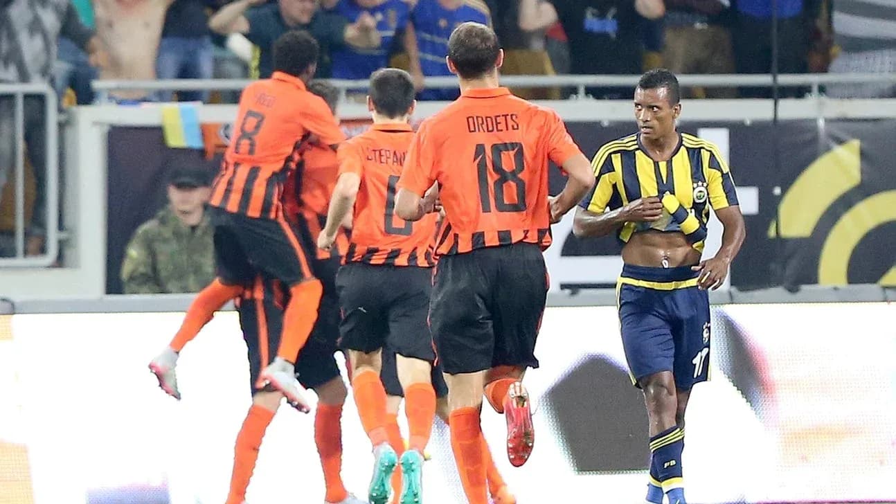 Jugadores de Shakhtar celebrando un gol Jugadores de Shakhtar celebrando un gol