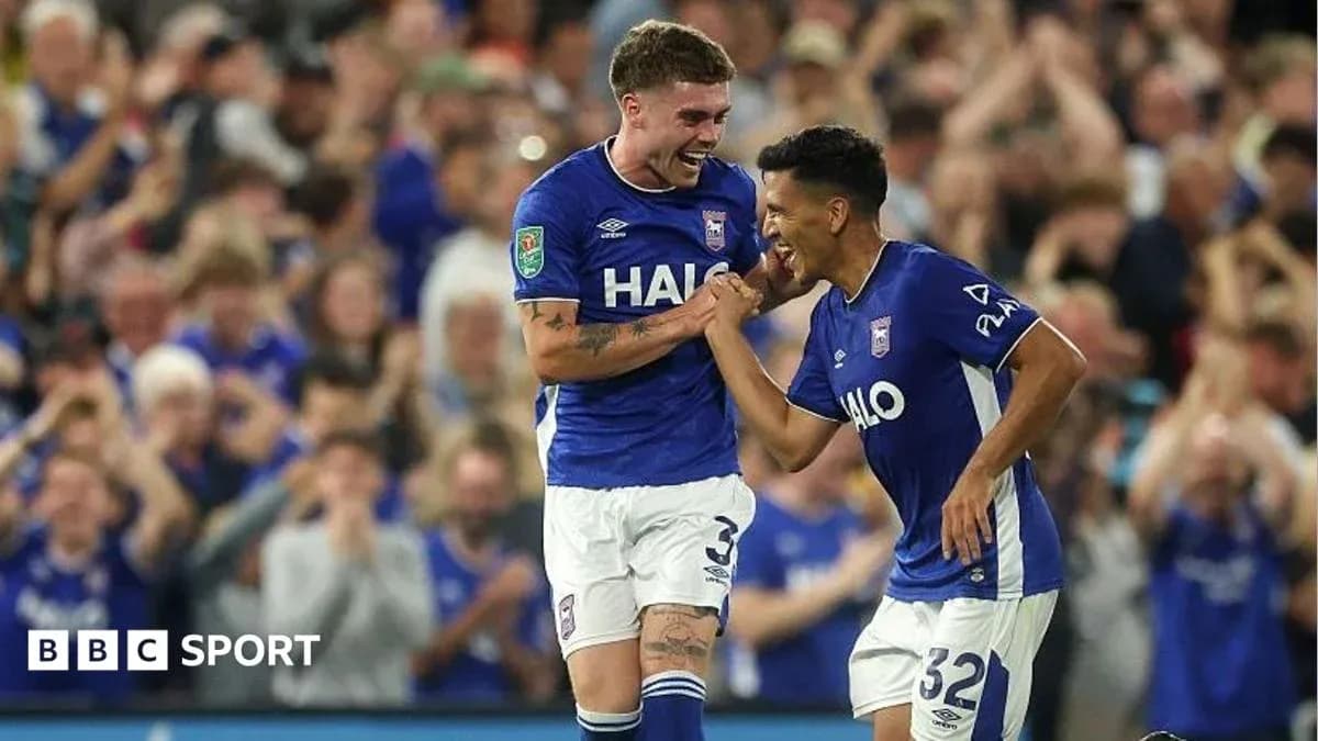 Jugadores de Ipswich celebrando un gol juntos Jugadores de Ipswich celebrando un gol juntos