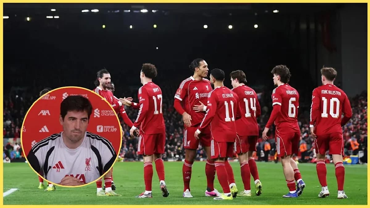 Jugadores de Liverpool celebrando en Anfield durante partido Jugadores de Liverpool celebrando en Anfield durante partido
